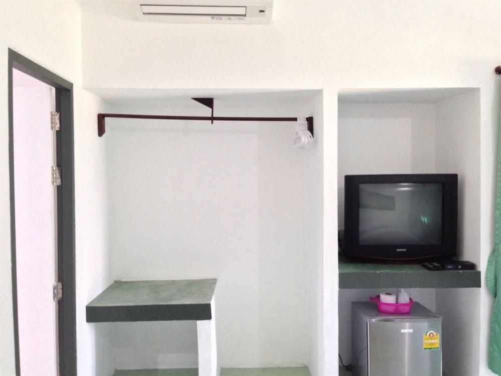 Hotel Baan Punsuk Samui 2*